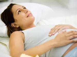 posisi tidur ibu hamil source babycenter com au