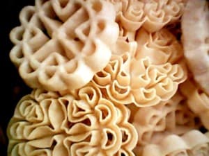 resep kembang goyang enak Resep Kembang Goyang Khas Betawi (Kue Legendaris !) | HamilPlus.Com  resep kembang goyang enak