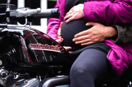 hamil muda naik motor