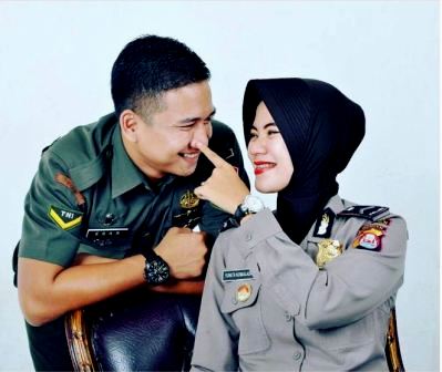 prewedding TNI tentara AD dengan polisi polwan Prewedding TNI AL AD AU yang Unik, Bagus dan Elegan | HamilPlus.Com ide foto prewedding ala TNI tentara TNI AD dengan polisi polwan