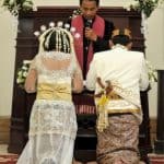 Kebaya modern pengantin Kristen