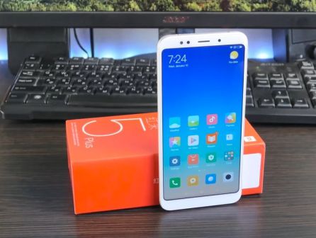 Kelebihan Xiaomi Redmi 5 Plus putih