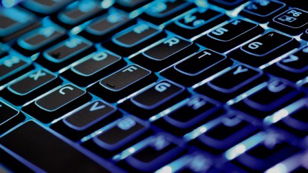 tips beli laptop berkualitas keyboard design